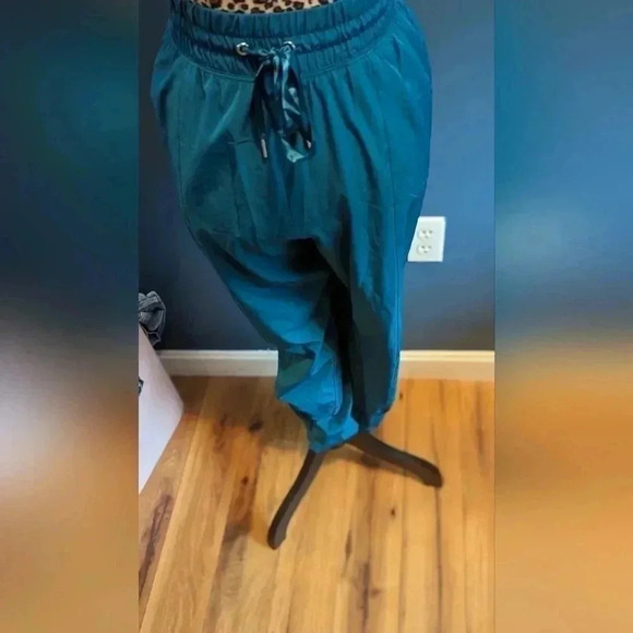 Tek Gear Zipper-Hem Women's Woven Track Pants (EUC) - Picture 3 of 13